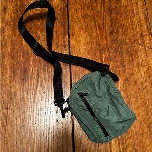 Baggu Eucalyptus sport crossbody new without tags